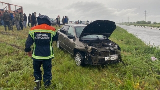 Под Саратовом в утонувшей машине погибли женщина и двое детей