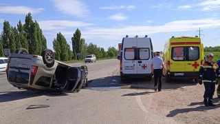 ДТП под Энгельсом. В перевернувшемся "Ларгусе" есть пострадавшие