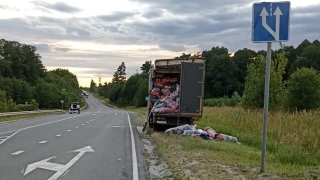 На трассе М5 невнимательный саратовец устроил ДТП с тремя грузовиками