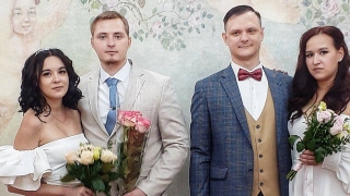 В Саратове сестры-двойняшки вышли замуж в один день