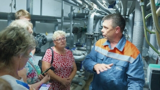 "ЭнергосбыТ Плюс" провел образовательную экскурсию для старших по домам