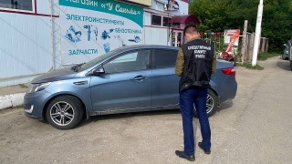 Под Саратовом на заднем сиденье иномарки найден гниющий труп мужчины