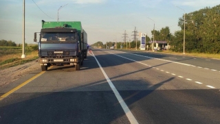 На трассе пешеход попал под колеса "Камаза"