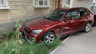 Женщина за рулем "БМВ" устроила ДТП в Заводском районе
