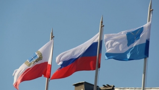 День Государственного флага в Саратове стали отмечать скромнее и без наглядной агитации