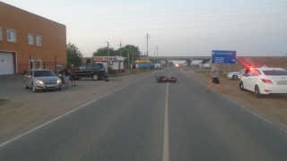 В Шумейке водитель "Лэнд Крузера" сбил подростка на мотоцикле