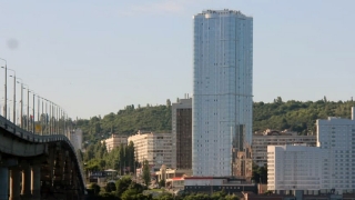 В Саратове мужчина выпал с 21-этажа "Volga Sky" и разбился насмерть