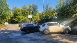 В Заводском районе водитель "Жука" пострадала от "Приоры"