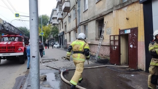 Пожарные тушили квартиру в пятиэтажке на Чернышевского