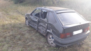 В слетевшей с дороги легковушке пострадала четырехлетняя девочка