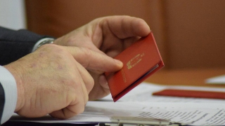 Около 200 тысяч рублей. Число депутатов Саратовской облдумы "на зарплате" вырастет с 12 до 17