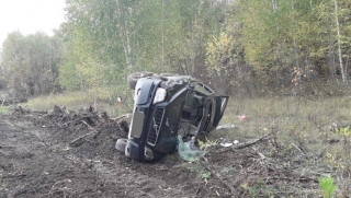 В слетевшем с трассы "Вольво" пострадали четыре человека