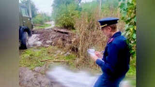 Водитель "Камаза" получил смертельный удар током через стрелу крана