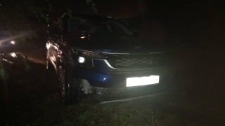 В Заводском районе женщина шла в темноте вдоль дороги. Ее сбил "Киа"