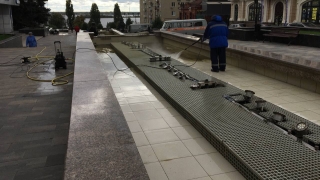 В Саратове фонтаны "консервируют на зиму"