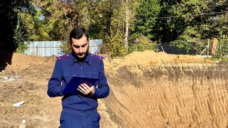 Строители рыли котлован и нашли человеческие кости