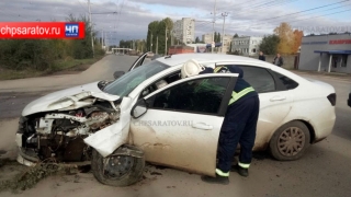 Водителя "Весты" занесло в столб ЛЭП