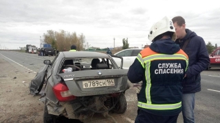 В тройном ДТП на саратовской трассе пострадали восемь человек