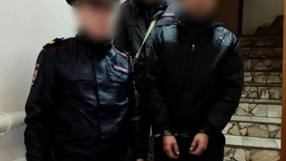 Саратовец пришел к подруге повесить полку и избил ее до смерти