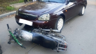 В ДТП возле саратовской школы пострадал 14-летний мотоциклист