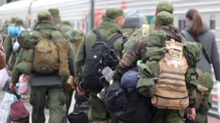 Бесплатное питание, места в детсад и продленку. Утверждены меры поддержки семей саратовских мобилизованных