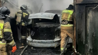 Саратовец сваркой спалил свой гараж, машину и соседний дом