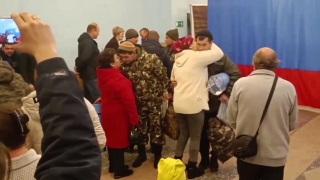 Мобилизация. Саратовцев провожают с теплой одеждой и письмами от детей