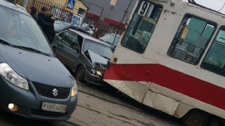 В центре Саратова из-за ДТП не ходят трамваи двух маршрутов