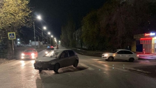 На переходе в Ленинском районе иномарка сбила пешехода