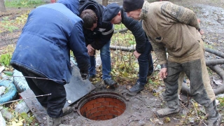 В Заводском районе женщина провалилась в открытый люк. Пострадавшая в больнице