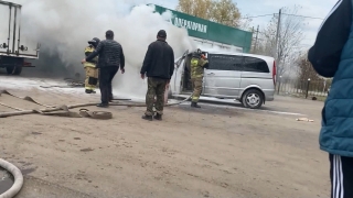 В Энгельсе на заправке сгорел минивэн