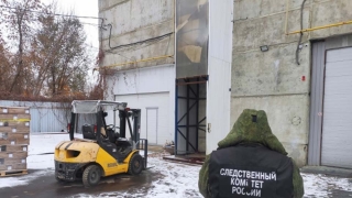 В грузовом лифте саратовского аптечного склада нашли труп