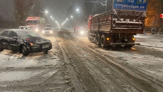 В Заводском районе иномарка не разъехалась с грузовиком