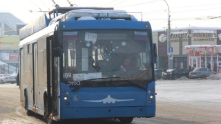 Обледеневшие провода отменили движение троллейбусов Энгельс - Саратов