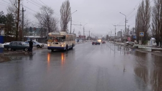 В Балакове троллейбус сбил мужчину
