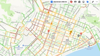 Последнюю пятницу осени саратовцы проводят в пробках