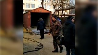 В Саратове разгорелся конфликт между чиновниками и жителями из-за сноса гаражей