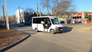 В Балакове микроавтобус сбил девочку-подростка
