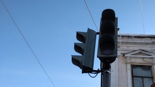 В центре Саратова до вечера отключили светофор