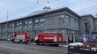 Пожарные расчеты приехали к саратовскому цирку