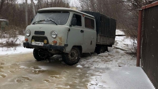 Четыре года под контролем прокуроров. Фекальные стоки "Изумрудного" затапливают дороги Саратова