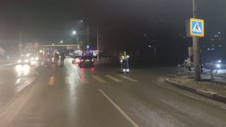 В Балашове автомобиль сбил двух женщин. Одна погибла, вторая - в больнице