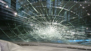 В столкновении двух авто пострадали двое взрослых и ребенок