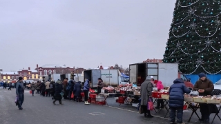 Праздничная ярмарка на Театральной площади будет работать ежедневно до позднего вечера