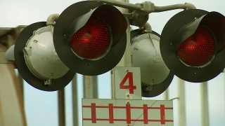 В Саратове на двое суток закрыли железнодорожный переезд
