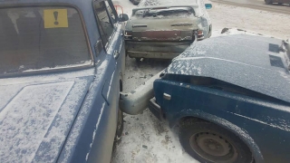 В Ленинском районе "семерка" встретилась с двумя авто и сбила женщину