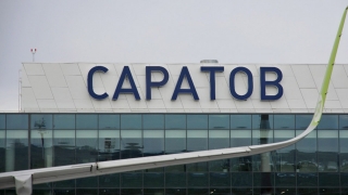 Самолет из Новосибирска в Саратов приземлился в Самаре
