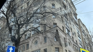В Саратове жильца девятиэтажки госпитализировали после пожара на балконе