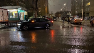 Неизвестный водитель на "БМВ" устроил тройное ДТП в Саратове и скрылся