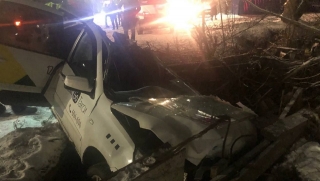 В Ленинском районе разбилось такси. Водитель погиб, пассажирка в больнице